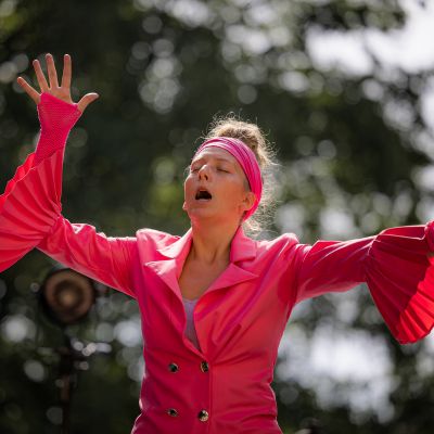 yoga du rire-clown-jeu-collectif-vire ensemble-joie intérieure-se libérer-être soi