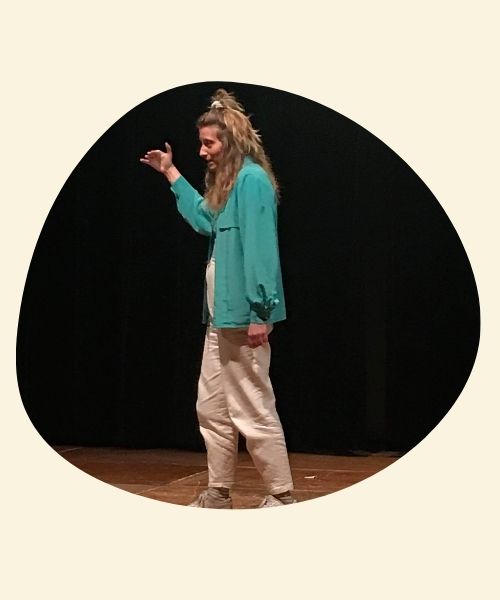 Comédienne-artiste-directrice artistique-compagnie-théâtre-performance-danse-spectacle-médiation artisitque